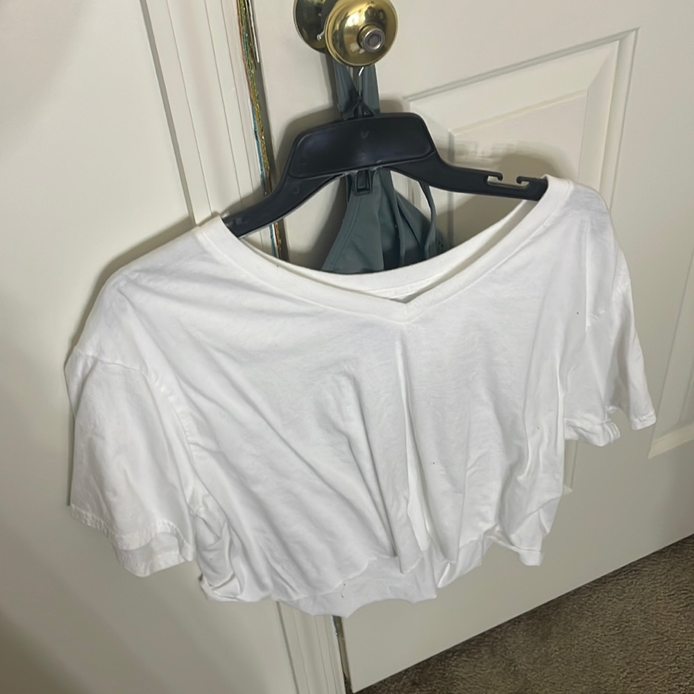 cropped v-neck t shirt